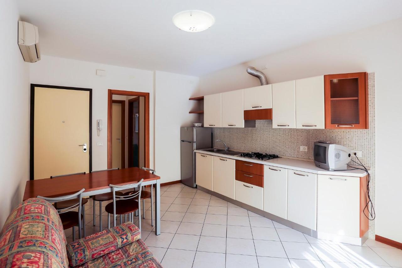 Ca' Mira Apartments Caorle Kültér fotó