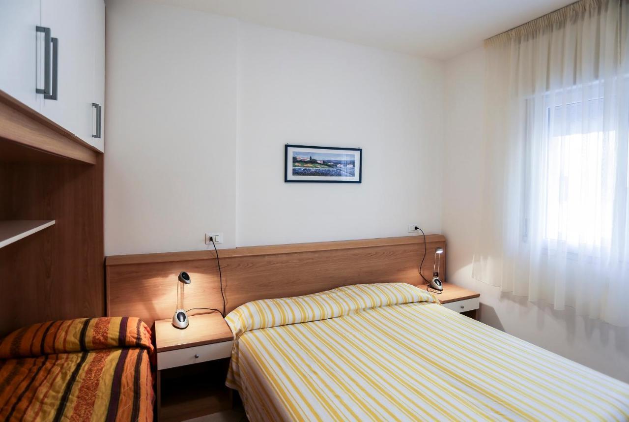 Ca' Mira Apartments Caorle Kültér fotó