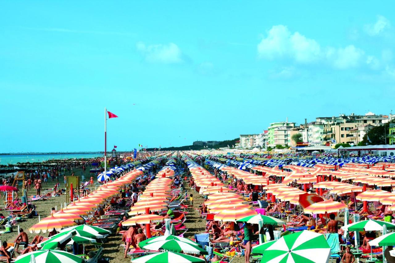 Ca' Mira Apartments Caorle Kültér fotó