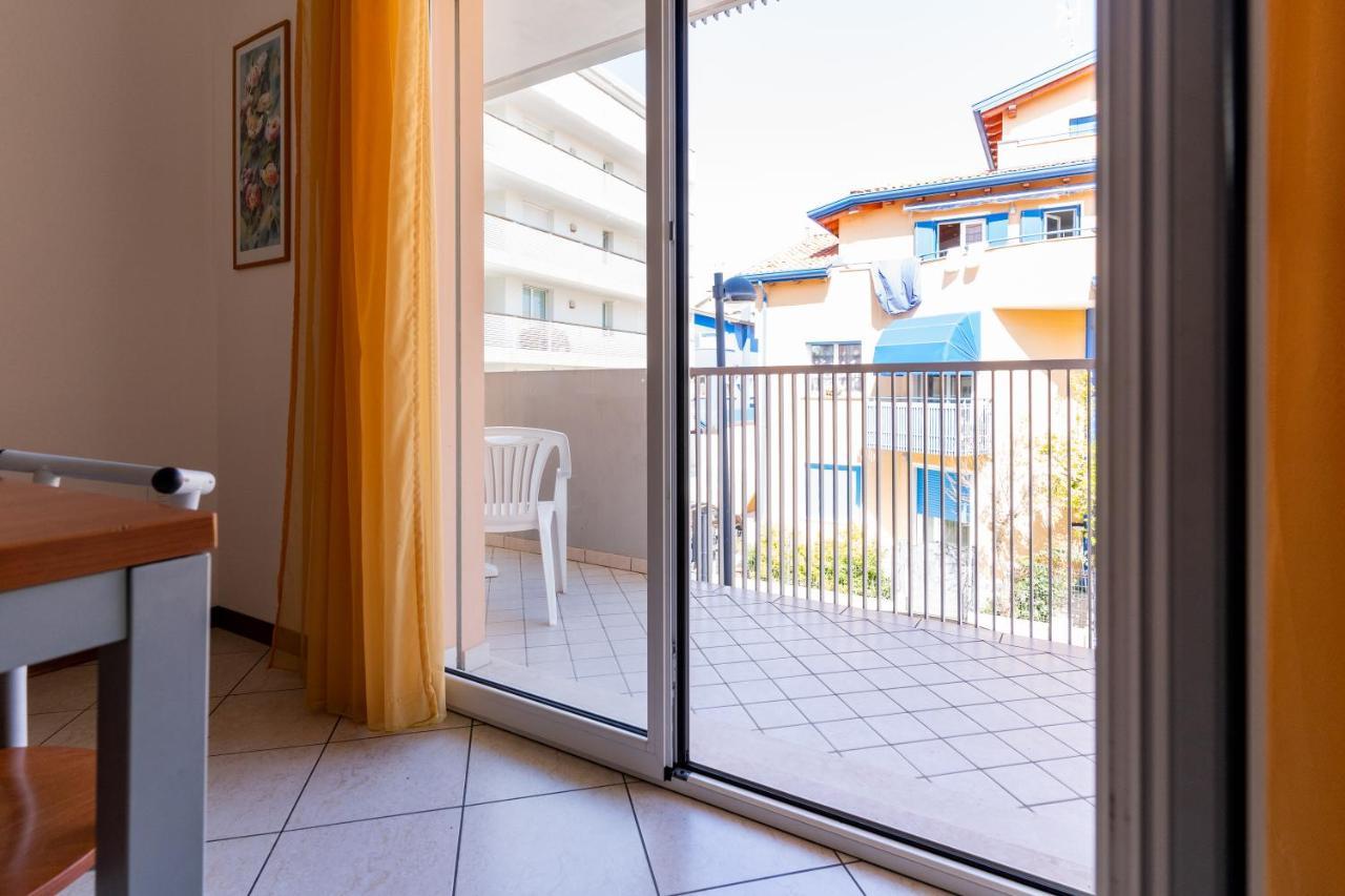 Ca' Mira Apartments Caorle Kültér fotó