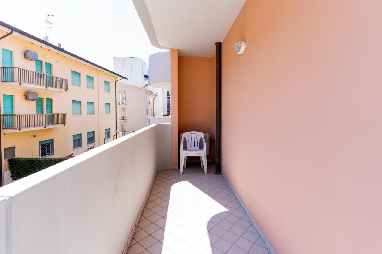 Ca' Mira Apartments Caorle Kültér fotó